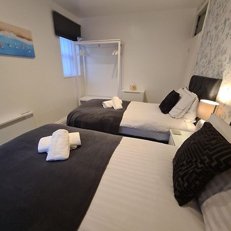 Meadowside Holiday Apartments Торки Экстерьер фото